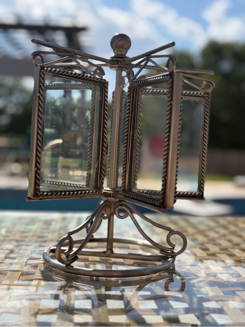 Rotating Silver Metal Photo Frame Carousel - Silver - Picture 5 of 8
